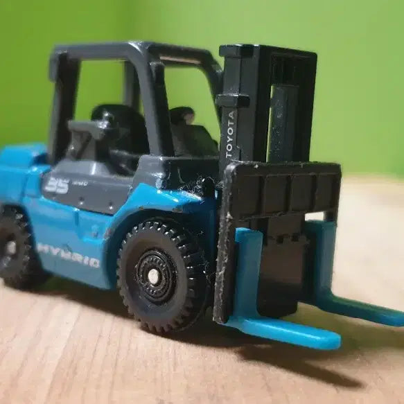 [BUNJANG] Tomica No.16 Toyota GENEO Forklift / 토미카 No.16 토요타 제네오 지게차