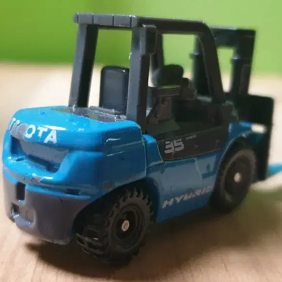 [BUNJANG] Tomica No.16 Toyota GENEO Forklift / 토미카 No.16 토요타 제네오 지게차