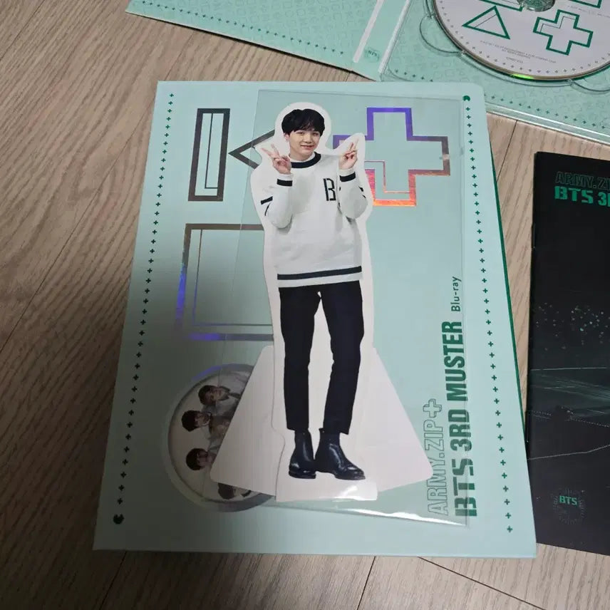 [BUNJANG] BTS SUGA 3rd Muster Blu-ray Full Set with Standee / 방탄 머스터3기 블루레이 윤기 등신대 포함 풀셋양도. BTS SUGA 머삼터