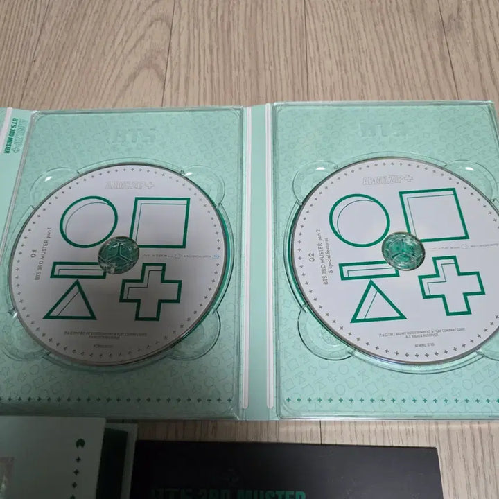 [BUNJANG] BTS SUGA 3rd Muster Blu-ray Full Set with Standee / 방탄 머스터3기 블루레이 윤기 등신대 포함 풀셋양도. BTS SUGA 머삼터