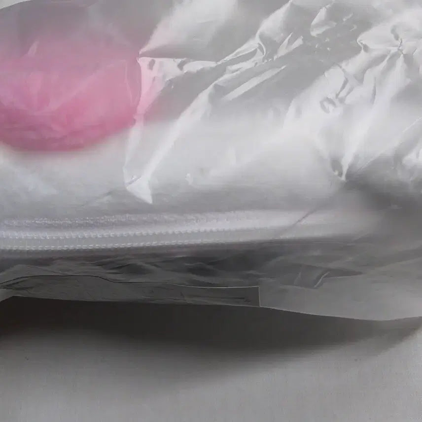 [BUNJANG] Sanrio Hello Kitty Pouch with Reel Pass / 미사용, 산리오 헬로 키티 파우치 릴패스
