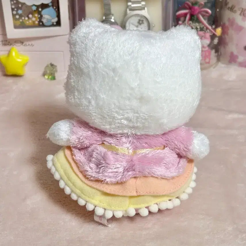 [BUNJANG] Vintage Sanrio Hello Kitty Doll with Dress, Pom-pom, and Ribbon / 고전 빈티지 산리오 헬로키티 인형 원피스 폼폼이 리본
