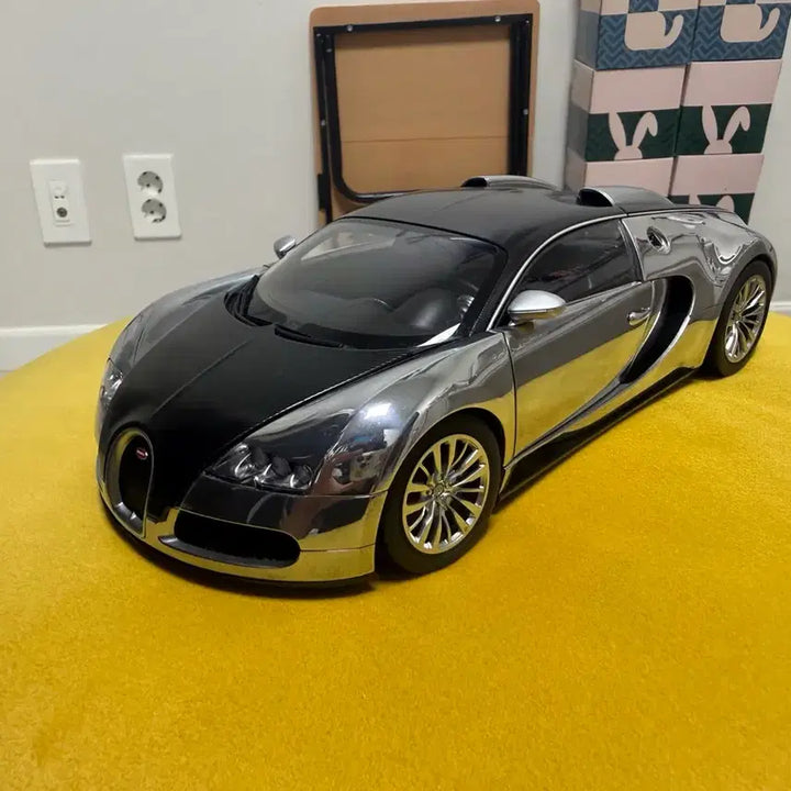 [BUNJANG] 1:18 Scale Bugatti Diecast Model - Glossy Silver / 1:18 부가티 실버유광 다이캐스트