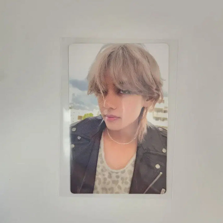 [BUNJANG] V Layover Photocard / 뷔 Layover 포카