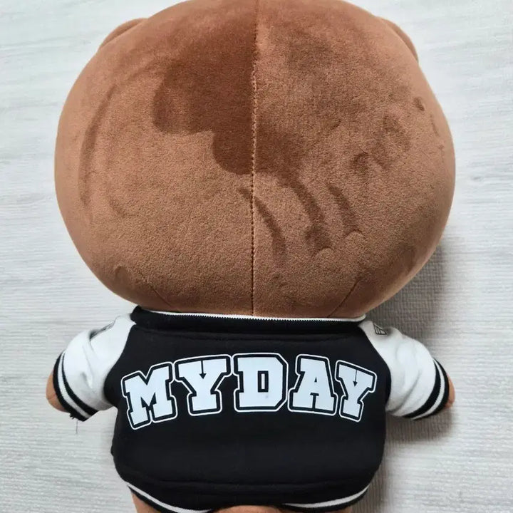 [BUNJANG] Giant Denimz Bangi Plush (Clothes Included) / 자이언트 데니멀즈 방이 판매(옷포함, 포카X)