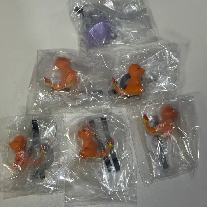 [BUNJANG] Pokemon Monster Ball Charmander Figure / 몬스터볼 아이스 파이리 피규어