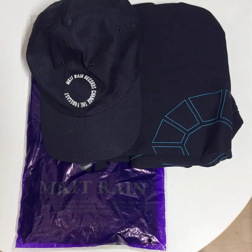 [BUNJANG] Mkit Rain T-Shirt &amp; Ball Cap Bundle Set / 메킷레인 티셔츠&amp;볼캡 일괄판매