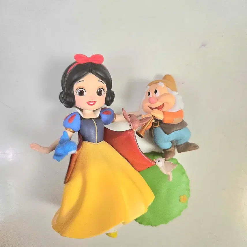 [BUNJANG] Pop Mart Disney Snow White Figure / 팝마트 디즈니 백설공주 피규어 판매합니다!