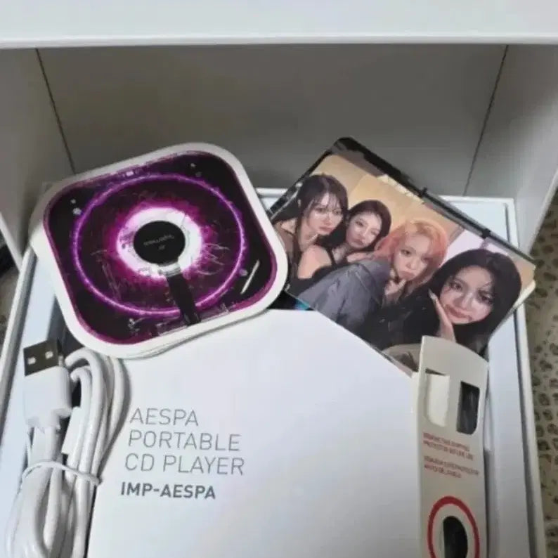 [BUNJANG] Aespa CDP Bundle with 2 CDs and Pouch Bag / 에스파 CDP 풀박+cd2종+파우치겸용가방