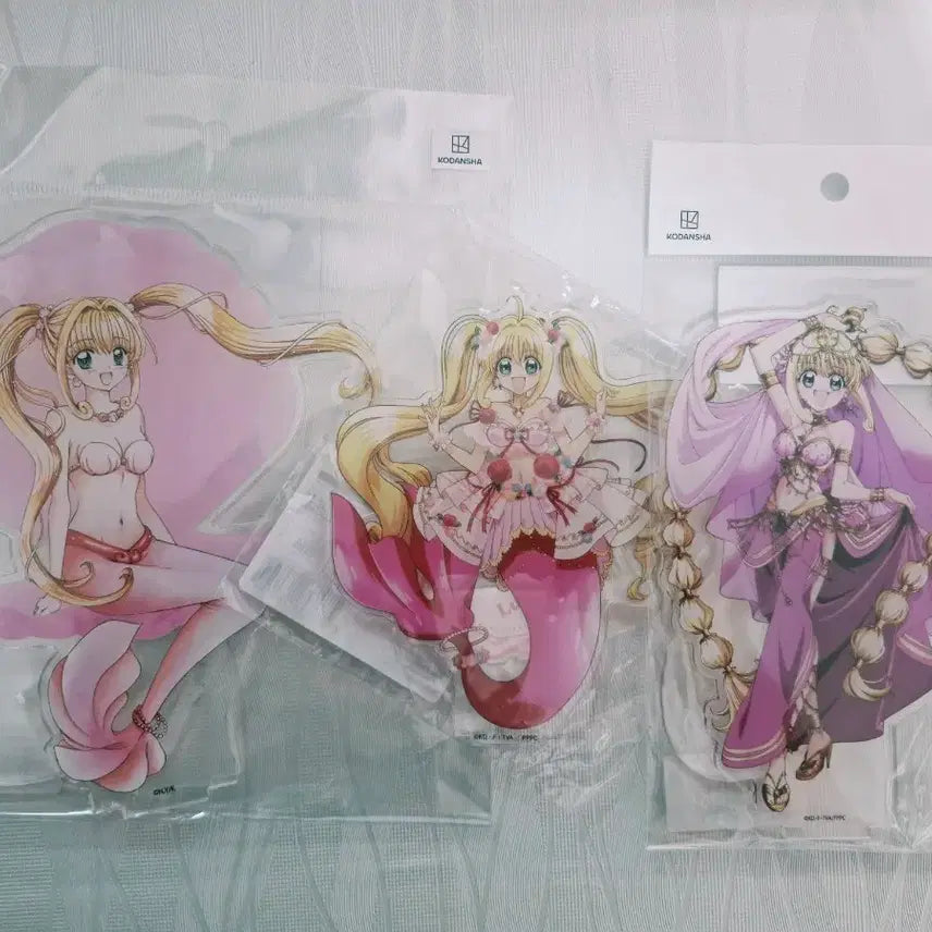 [BUNJANG] Peach Girl Lucia Acrylic Stand 3 Types Bundle Set / 피치피치핏치 루치아 아크릴스탠드 3종 일괄