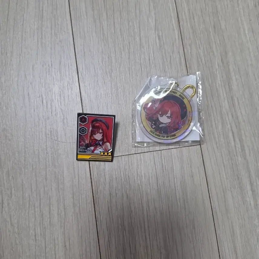[BUNJANG] NİKE Red Hood Acrylic Keyring / Pin Badge Set / 니케 라피레드후드 아크릴 키링 / 핀뱃지