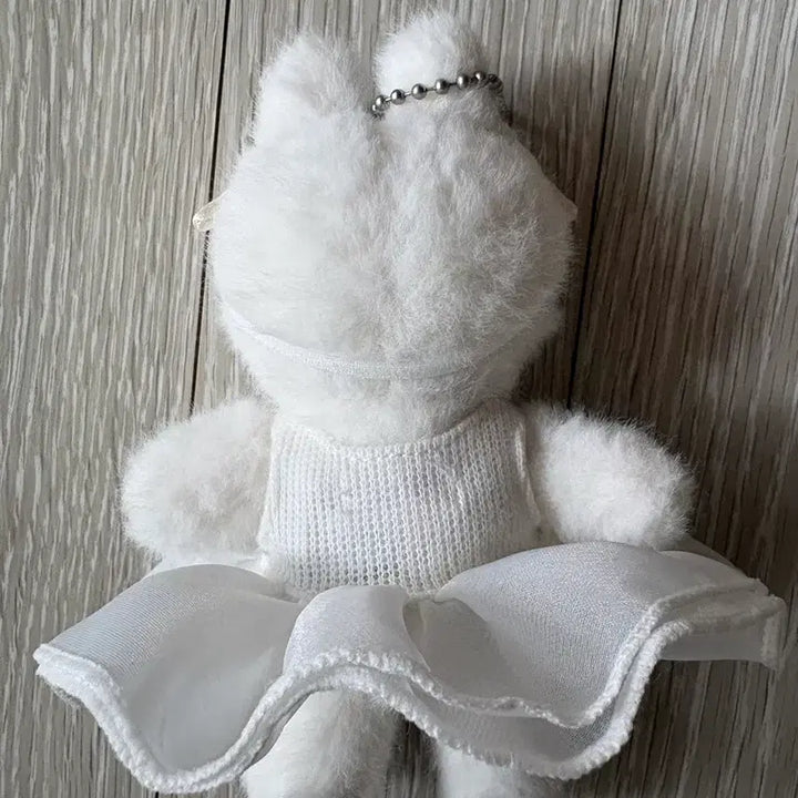 [BUNJANG] LINE FRIENDS Cony Wedding Dress Doll Keyring Set / 라인프렌즈 코니 쁘띠 클로젯 인형 키링 웨딩드레스세트 팝니다