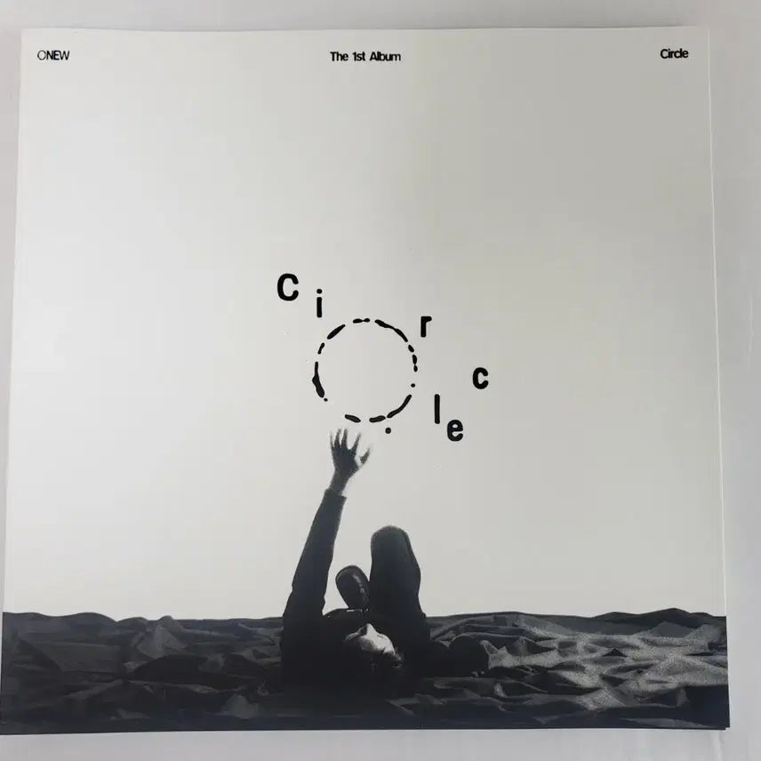 [BUNJANG] Onew The 1st Album Circle Photobook Ver. Poster / 샤이니 온유 정규 1집 초도 한정 포스터 포함