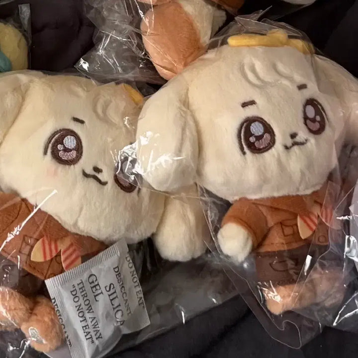 [BUNJANG] IVE (An Yu Jin) Everland 02 Mini-b Cast Plush Doll (Sealed) / (미개봉) 아이브 ive 에버랜드 02미니브 캐스트 플러시 안유진
