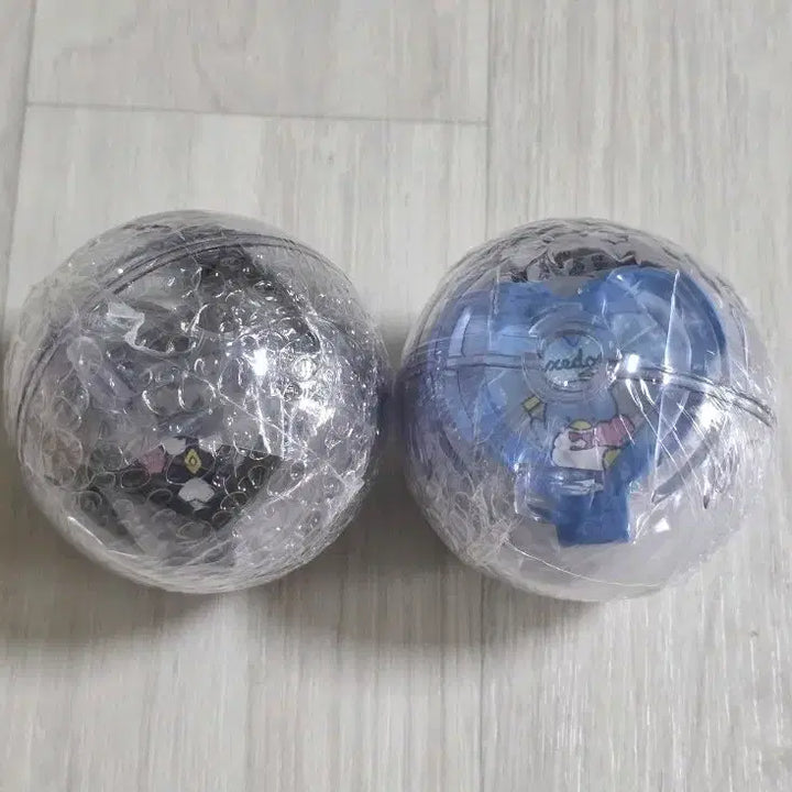 [BUNJANG] Sanrio Cheer Stick Gacha Badtz-Maru, Tuxedo Sam / 산리오 응원봉 가챠 배드바츠마루,턱시도샘 양도합니다