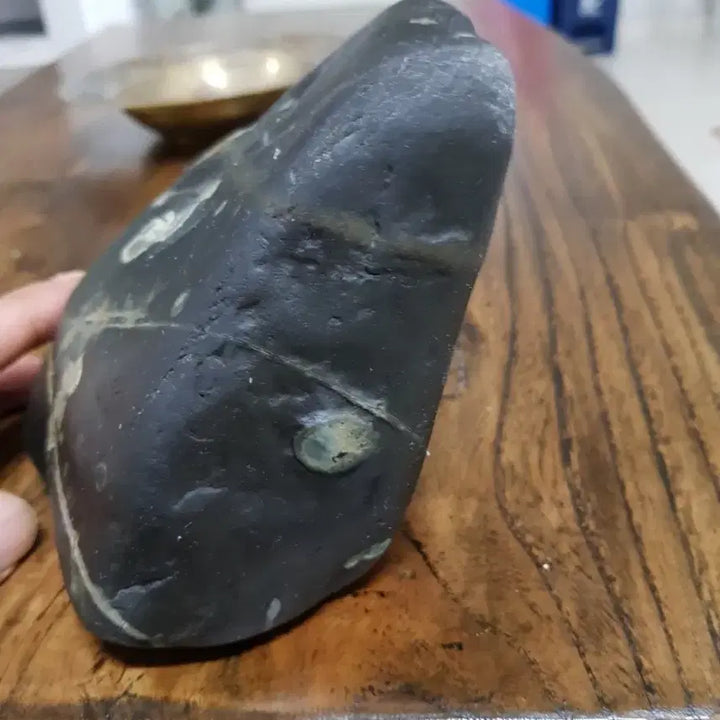 [BUNJANG] Black Stone with Lotus Pattern / 수석 연꽃무늬 검은돌