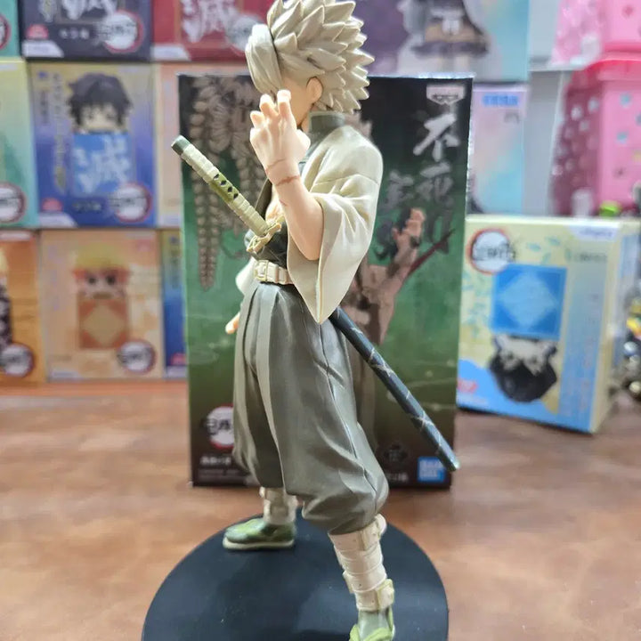 [BUNJANG] Demon Slayer Sanemi Shinazugawa Figure / 귀멸의칼날 귀칼 피규어 사네미