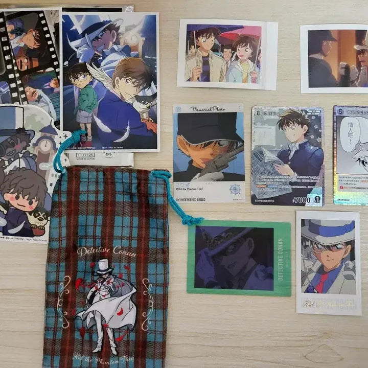 [BUNJANG] Detective Conan Kaito Kid Goods Bundle Set (Pouch, Stickers, TCG Cards Included) / 명탐정코난 괴도키드 굿즈 (파우치, 스티커, tcg포함카드,) 일괄