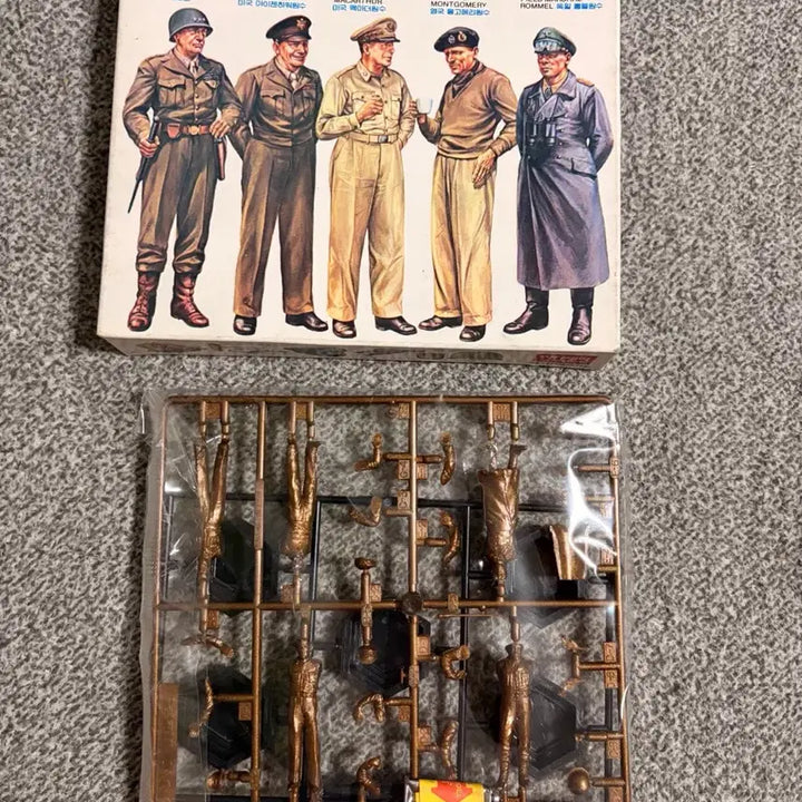 [BUNJANG] Academy Science Classic World Famous Generals 1/35 Scale Model Kit / 고전프라 아카데미과학 세계명장군