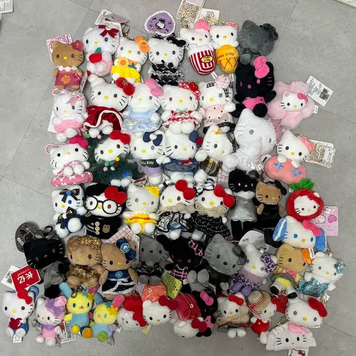 [BUNJANG] Assorted Hello Kitty Plush Toys / 키티인형들