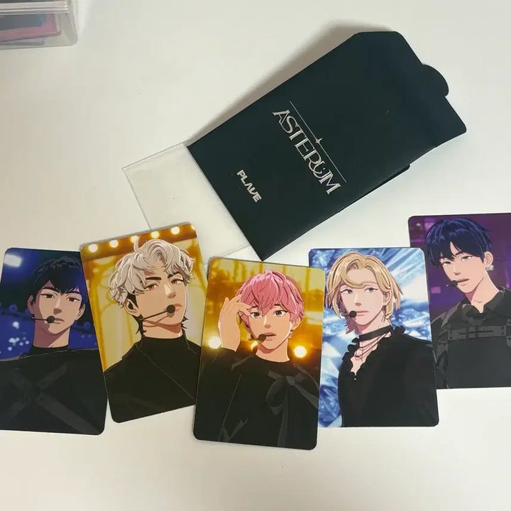 [BUNJANG] P.LAVE Black Photocard Version B / 플레이브 블랙포카 B버전