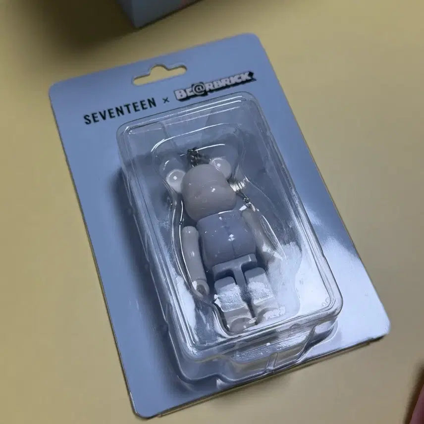 [BUNJANG] SEVENTEEN x BE@RBRICK Jeonghan 100% Keyring / 세븐틴x베어브릭 키링 정한 100%