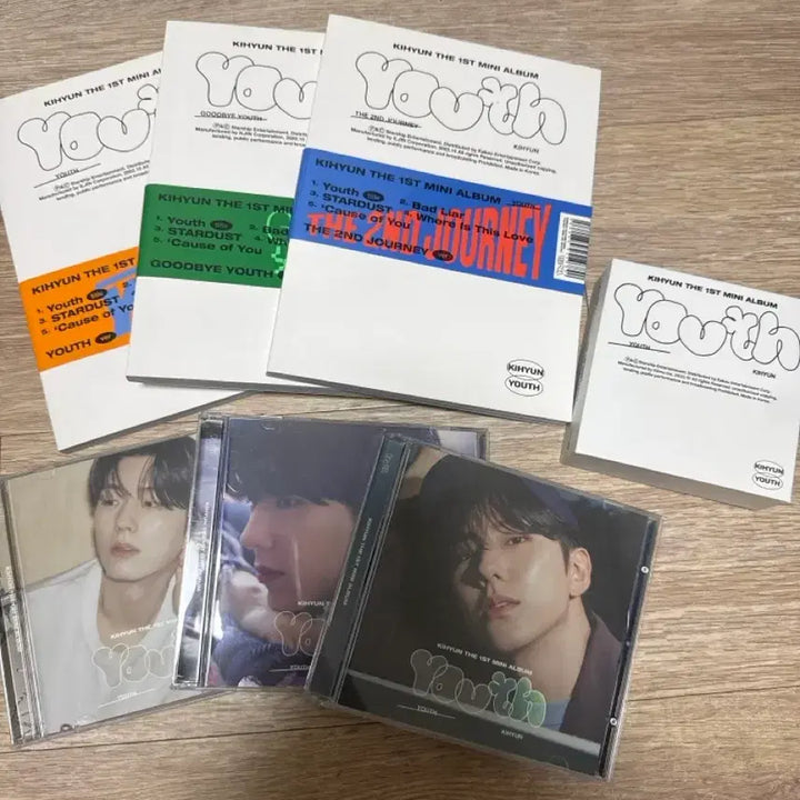 [BUNJANG] MONSTA X Kihyun Solo 1, 2 Album Photobook Bundle Set / 몬스타엑스 기현 솔로 1,2집/포토북/특전/포카 28장 일괄