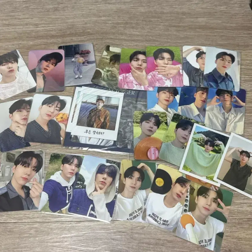 [BUNJANG] MONSTA X Kihyun Solo 1, 2 Album Photobook Bundle Set / 몬스타엑스 기현 솔로 1,2집/포토북/특전/포카 28장 일괄