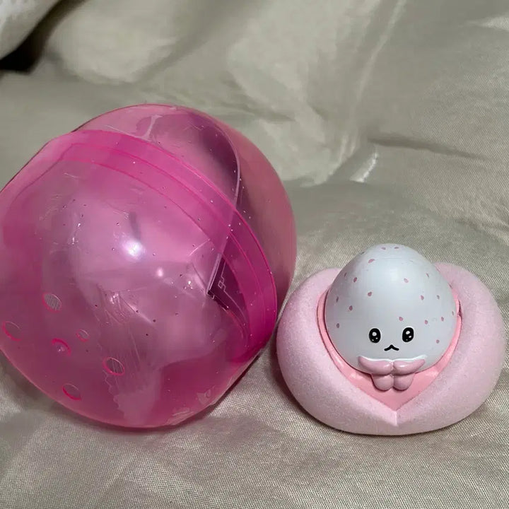 [BUNJANG] Daifuku Strawberry Mochi Gachapon / 다이후쿠 - 딸기 찹쌀떡 가챠
