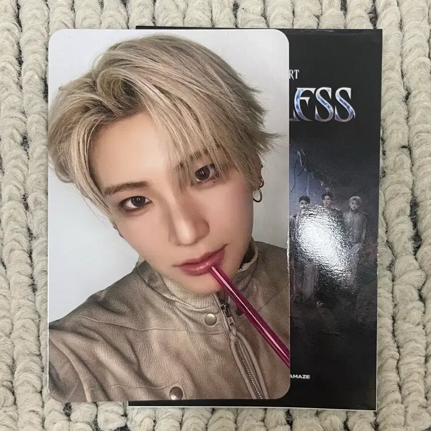 [SOLD OUT] [BUNJANG] ENHYPEN Yuma VR Straw Photocard / 앤팀 브이알 유마 빨대 포카