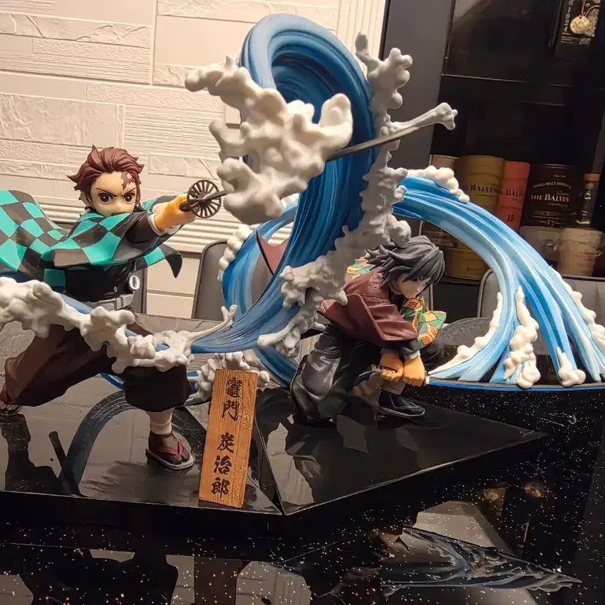[BUNJANG] Demon Slayer Tanjiro &amp; Giyu Figure Bundle / 귀멸의 칼날 피규어 탄지로 ,기유 일괄