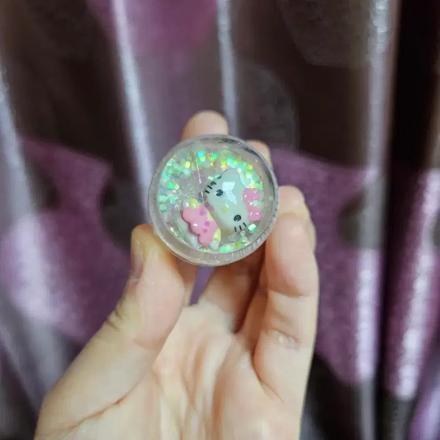 [BUNJANG] Vintage Hello Kitty Lip Balm Case Water Globe / 고전 헬로키티 케이스 립밤 케이스 워터볼 스노우볼 고전키티 킽스