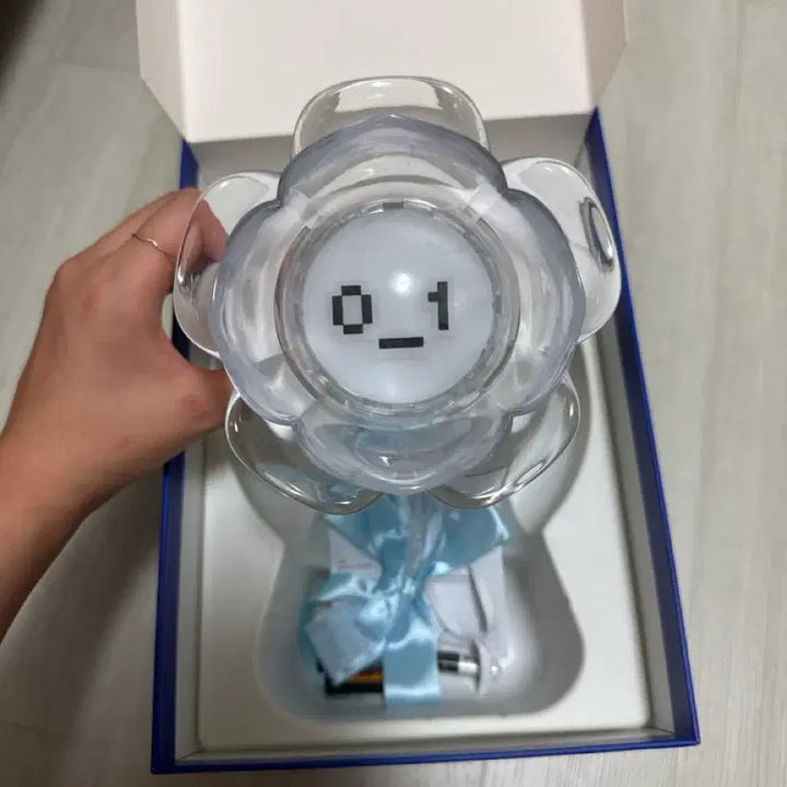 [BUNJANG] ZEROBASEONE ZB1 Rose Bong Lightstick / 제베원 제로즈 제로베이스원 로즈봉 로즈링 양도