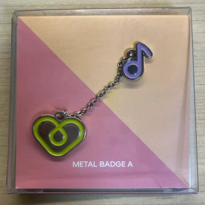 [BUNJANG] IU UAENA Metal Badge Set / 아이유 유애나 메탈 뱃지 세트