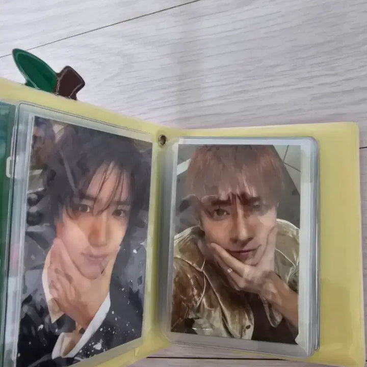[BUNJANG] Applebat K-Pop Photocard Holder + 5 Photocards / 애뿔바투 포카홀더+오프라인포카5종