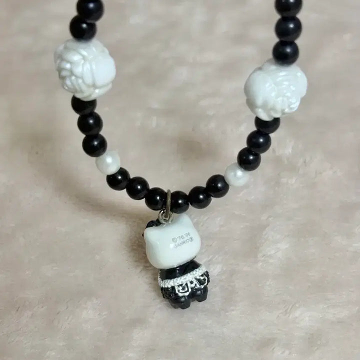 [BUNJANG] Vintage Hello Kitty Rose Charm Necklace / 고전 헬로키티 목걸이 키티스트랩 갸루 로리타 로즈 장미 키링