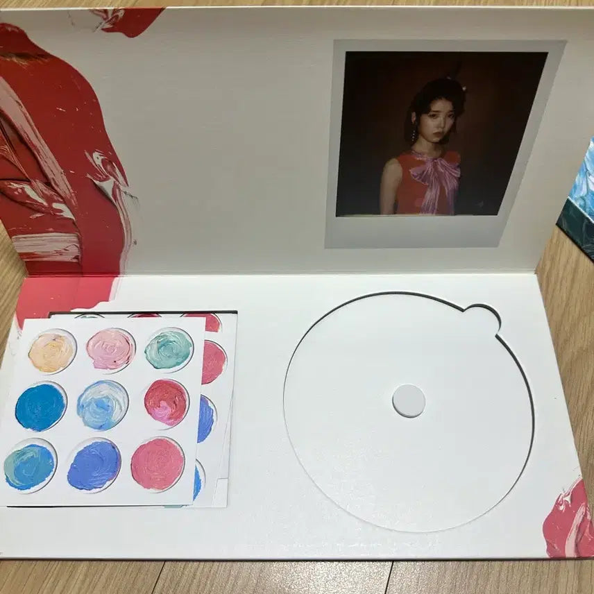 [BUNJANG] IU Palette Album Hand-signed Photocard / 아이유 팔레트 앨범 친필