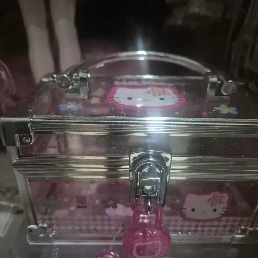 [BUNJANG] Hello Kitty Vanity Lockable Storage Box / 키티 베니티 투명 자물쇠 보관함