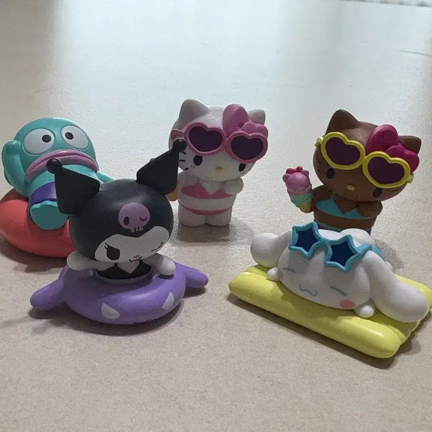 [BUNJANG] Sanrio Poolside Fun Gacha Set (Includes Rare) / 산리오 모두의 풀 수영 가챠 5종 일괄 (레어 포함)