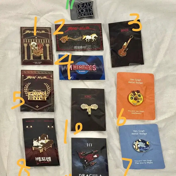 [BUNJANG] Sealed Musical Pins: Ben-Hur, Hadestown, Dracula, Beethoven, and More / 미개봉 뮤지컬 벤허 하데스타운 베토벤 드라큘라등 뱃지 판매합니다!