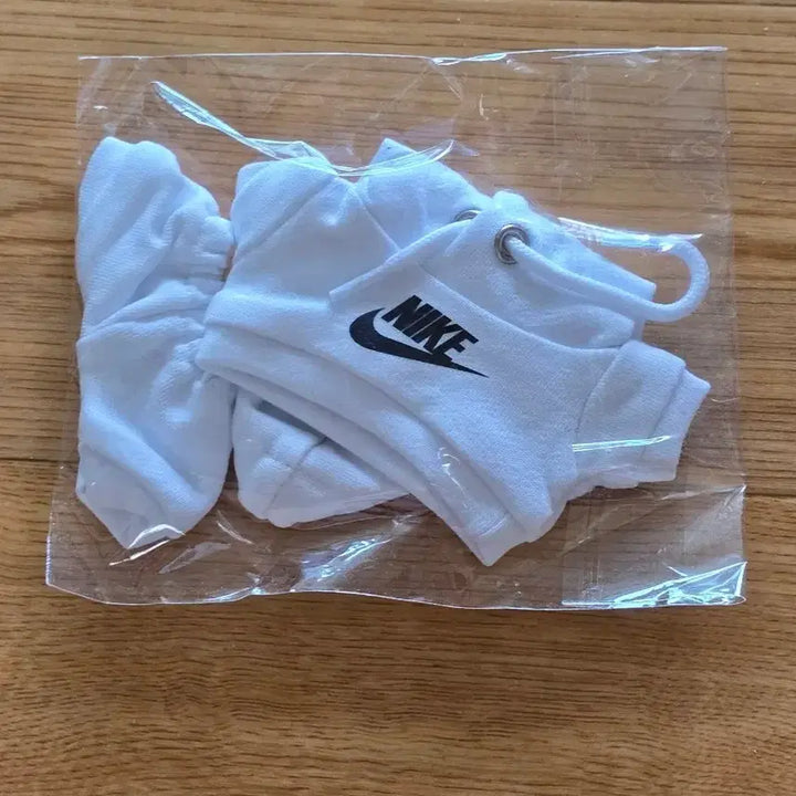 [BUNJANG] 10cm Doll Clothes Sporty White Hoodie and Pants Training Suit Set / 10cm 인형옷 솜인형옷 스포티 흰색 후드 바지 트레이닝복 세트