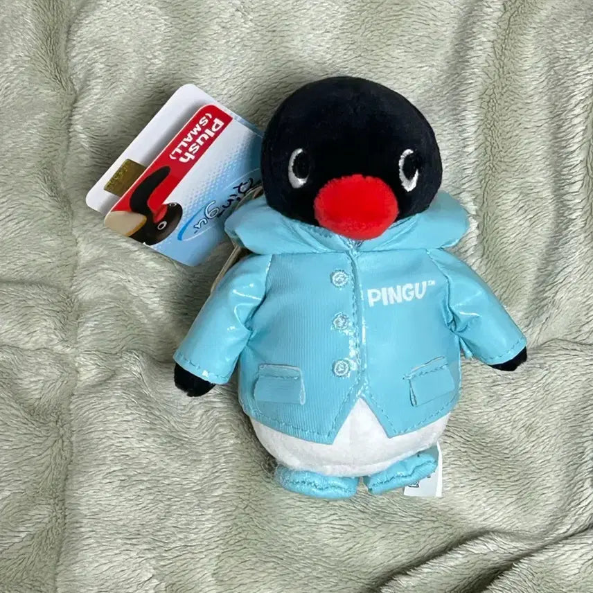 [BUNJANG] Pingu Raincoat Costume Plush Keychain / 택0,새상품) 핑구 우비 코스튬 인형 키링(모자 탈착가능)
