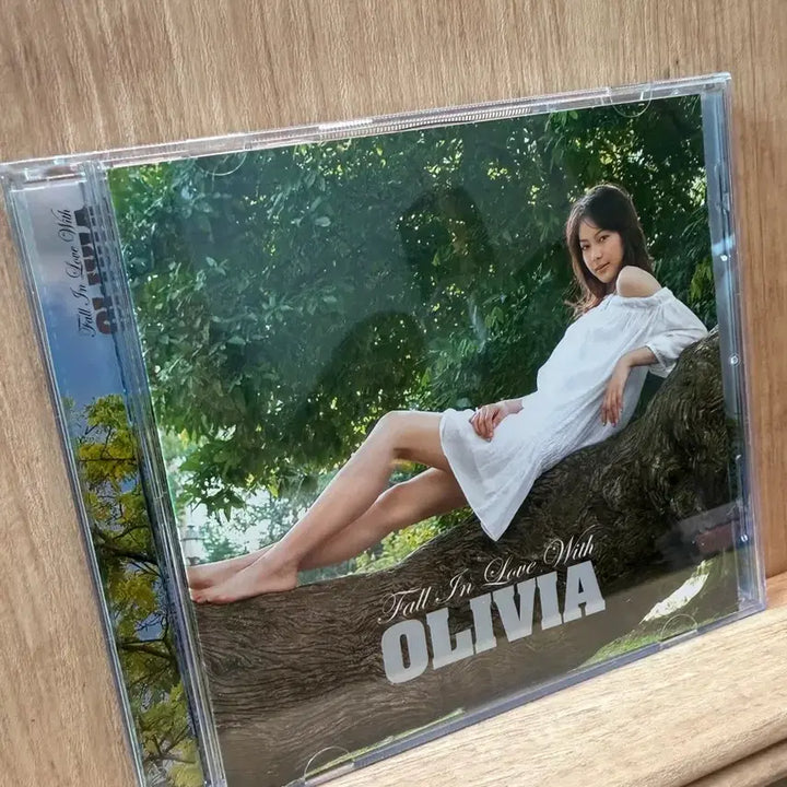 [BUNJANG] Olivia Wang Fall in Love~ CD (2006) / 올리비아 왕 (2006) - Fall in live~ / CD
