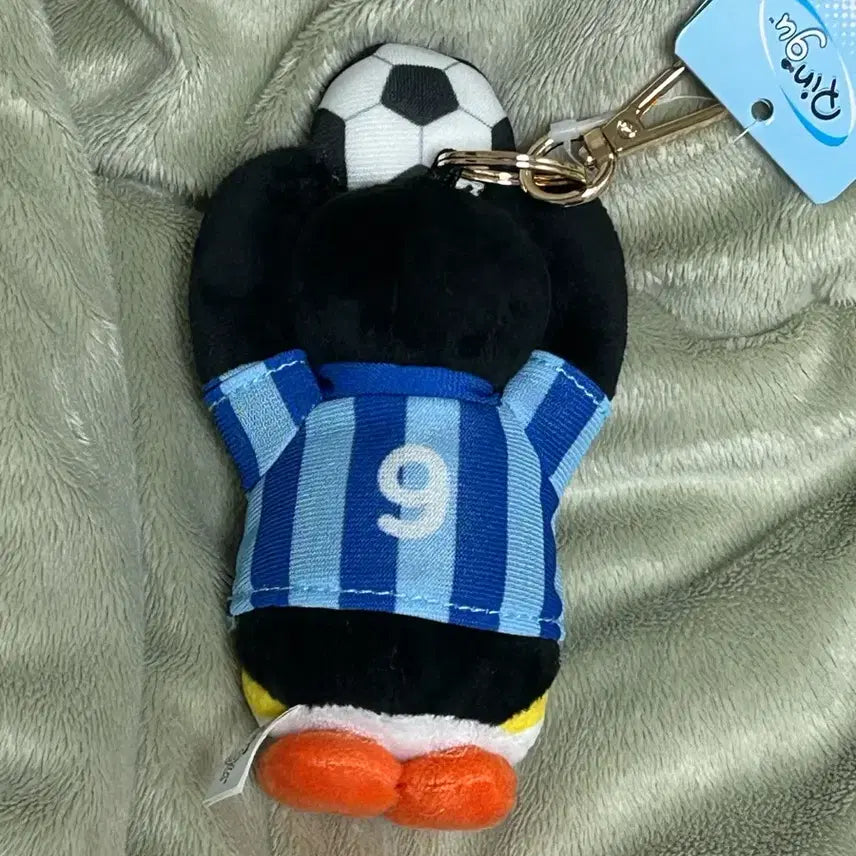 [BUNJANG] Pingu Soccer Player Costume Doll Keychain / 택0,새상품) 핑구 축구 선수 코스튬 인형 키링