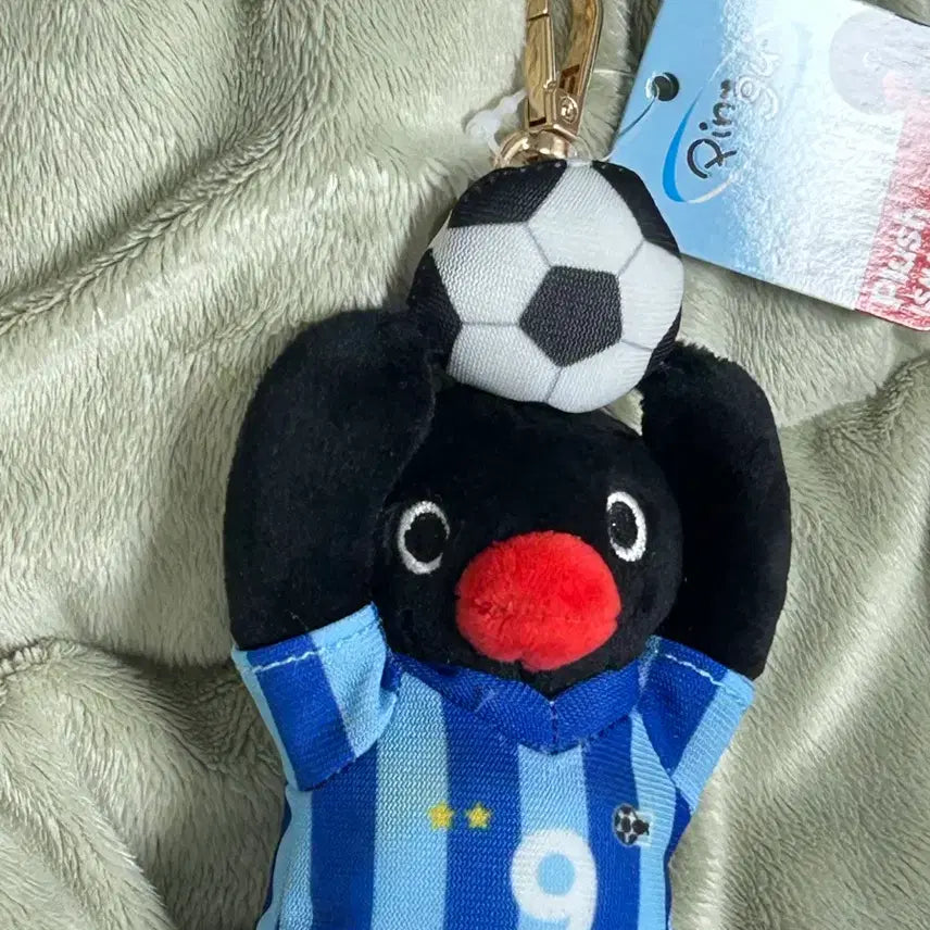 [BUNJANG] Pingu Soccer Player Costume Doll Keychain / 택0,새상품) 핑구 축구 선수 코스튬 인형 키링