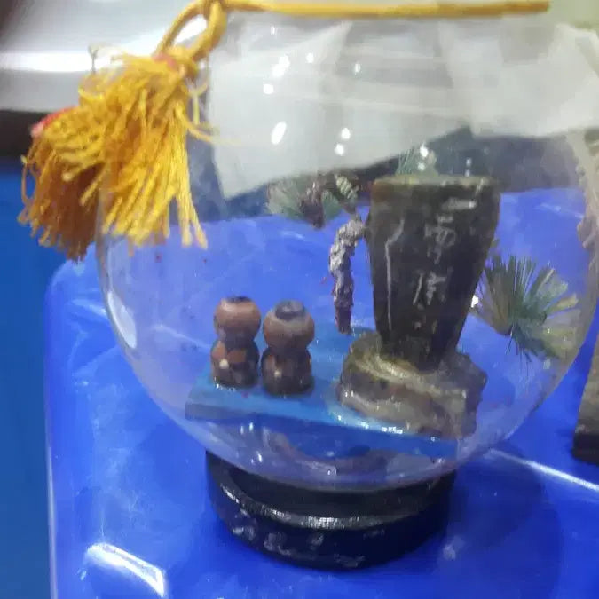 [BUNJANG] Vintage Japanese Traditional House Model, Lighthouse Model, and Monk Figurine in Glass Bottle / 등대와 전통 가옥 모형등