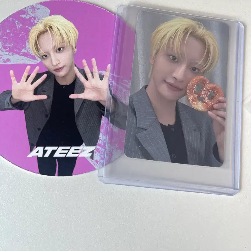 [BUNJANG] ATEEZ Seonghwa Apple Music Cafe Photocard &amp; Coaster Set / 에이티즈 애플뮤직 카페 포토카드 포카 코스터 성화 세트