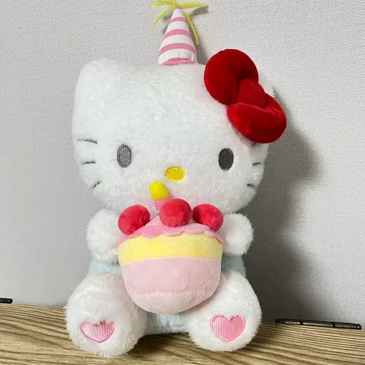 [BUNJANG] Sanrio Hello Kitty Birthday Plush Toy / 산리오 헬로키티 생일축하 인형