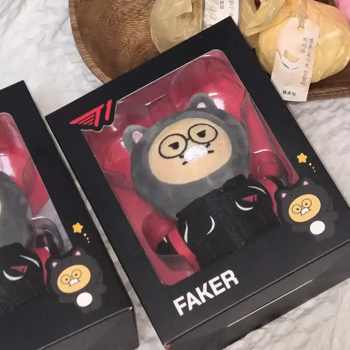 [BUNJANG] T1 Faker Doll with Photocard / T1 페이커 인형 팝니다 포토카드 포함