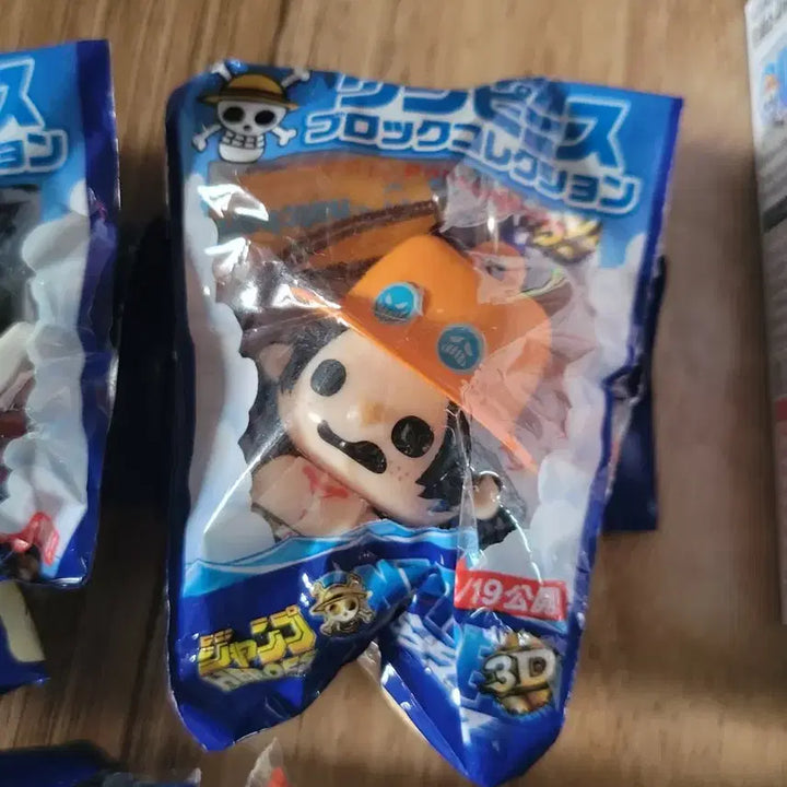 [BUNJANG] One Piece Figure &amp; Block Keyring Bundle Set / 5개일괄)원피스키링 에이스키링 미호크키링 조로키링 조로피규어 원피스블럭